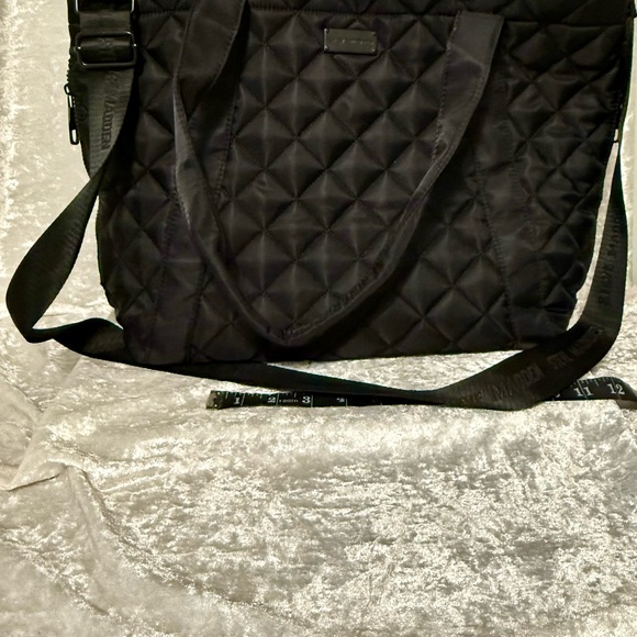 Steve Madden Black Large‎ Quilted Tote/Weekender/Excellent-Purchased-Never Used - Picture 12 of 12